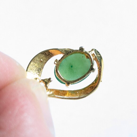 Moss green Nephrite jade stone pendant in gold plated metal, good luck jewelry - Picture 5 of 6